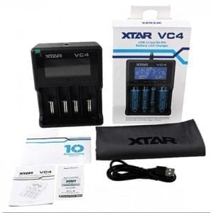 XTAR VC4 INTELLIGENT OPLADER MED USB-KABEL